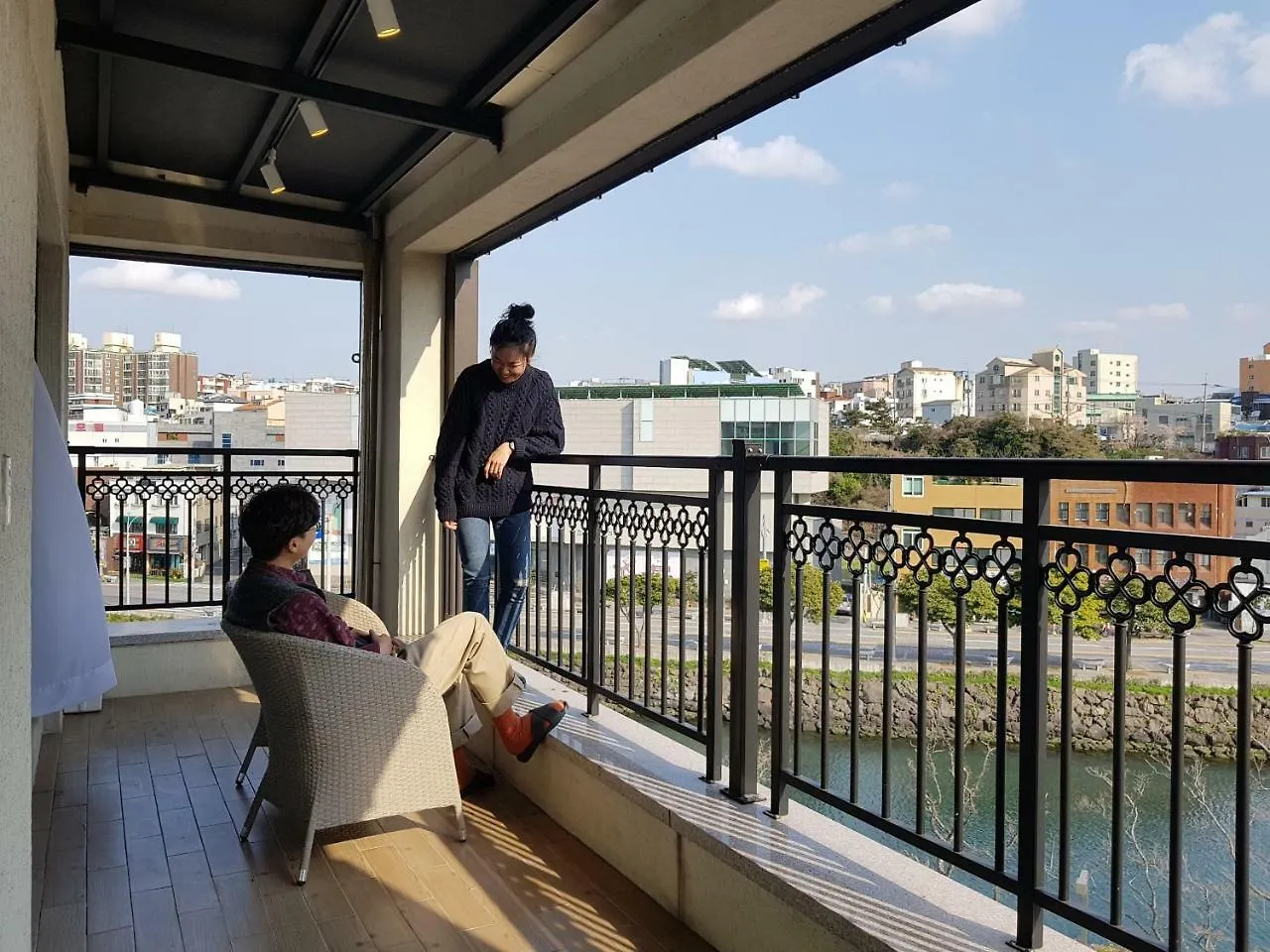 Hotel Bed Radio Dongmoon Jeju Affittacamere