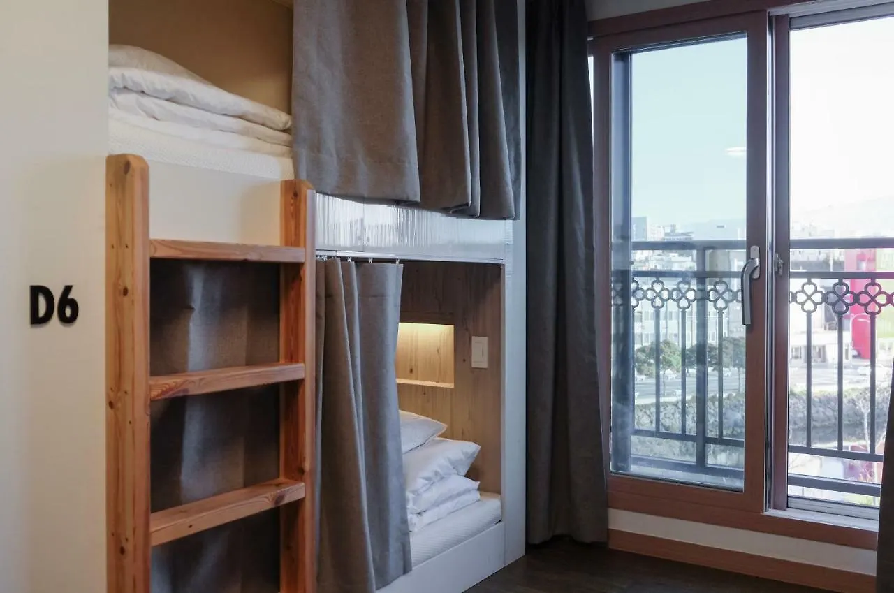 Hotel Bed Radio Dongmoon Jeju 2*,  Corea del Sud